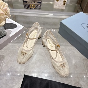 Prada： новая коллекция весна-лето 2026