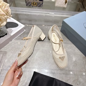 Prada： новая коллекция весна-лето 2026