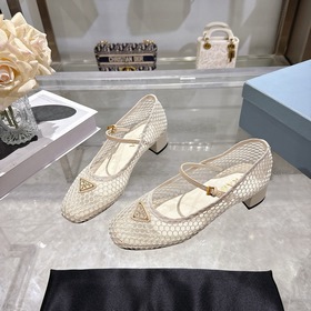 Prada： новая коллекция весна-лето 2026