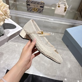 Prada： новая коллекция весна-лето 2026