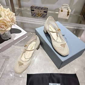 Prada： новая коллекция весна-лето 2026