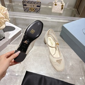 Prada： новая коллекция весна-лето 2026