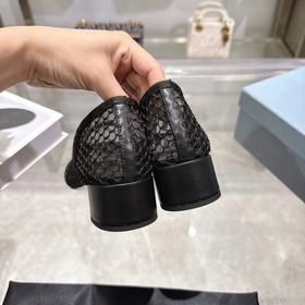 Prada： новая весенне-летняя коллекция 