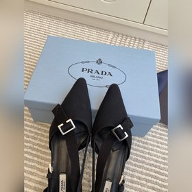 Prada — туфли с заостренным носком и