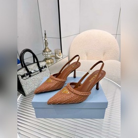 Новейшая хитовая модель Prada весна 20