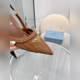 Новейшая хитовая модель Prada весна 20