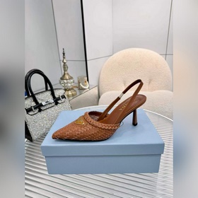 Новейшая хитовая модель Prada весна 20
