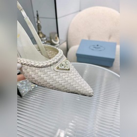 Новейшая хитовая модель Prada весна 20