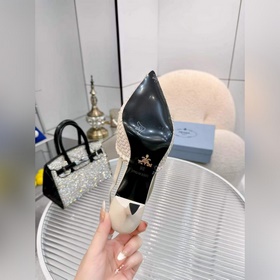 Новейшая хитовая модель Prada весна 20