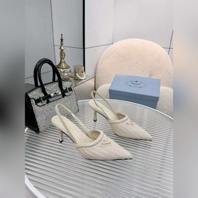 Новейшая хитовая модель Prada весна 20