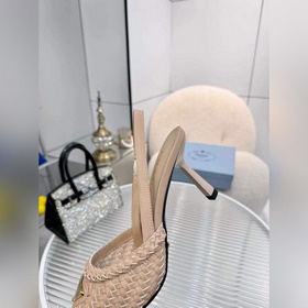 Новейшая хитовая модель Prada весна 20