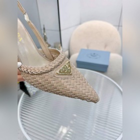 Новейшая хитовая модель Prada весна 20