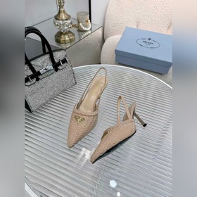 Новейшая хитовая модель Prada весна 20