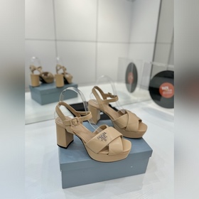 Prada на платформе  Новая весенне-ле
