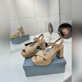 Prada на платформе  Новая весенне-ле