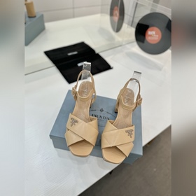 Prada на платформе  Новая весенне-ле