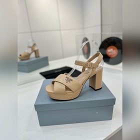 Prada на платформе  Новая весенне-ле