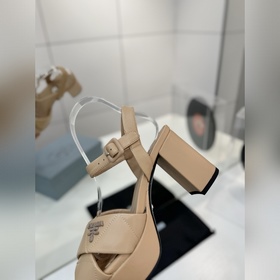 Prada на платформе  Новая весенне-ле