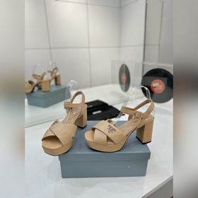 Prada на платформе  Новая весенне-ле