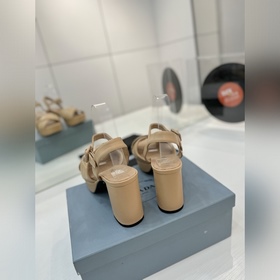 Prada на платформе  Новая весенне-ле