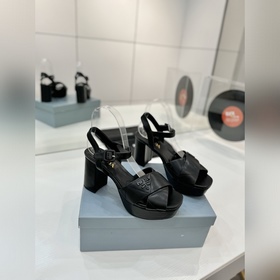 Prada на платформе  Новая весенне-ле