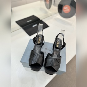 Prada на платформе  Новая весенне-ле