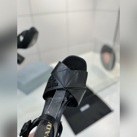 Prada на платформе  Новая весенне-ле