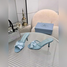 На официальном сайте Prada 2027 появил