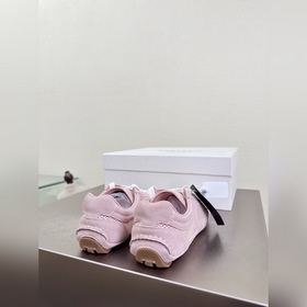 Спортивные кроссовки Prada из дышащей