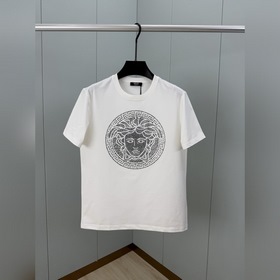 Versace. Новинка весна-лето 2026： футб