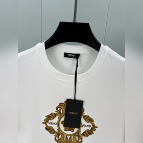 Versace. Футболка с короткими рукавами