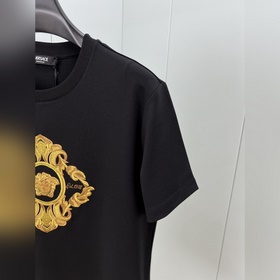 Versace. Футболка с короткими рукавами