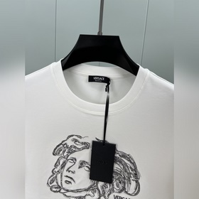 Versace. Футболка с короткими рукавами