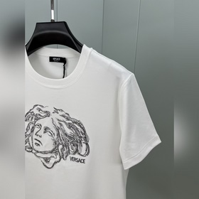Versace. Футболка с короткими рукавами