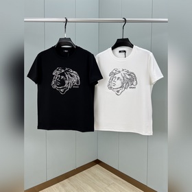 Versace. Футболка с короткими рукавами