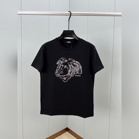 Versace. Футболка с короткими рукавами