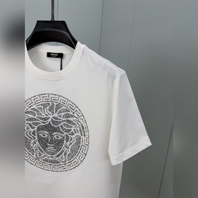 Versace. Новинка весна-лето 2026： футб