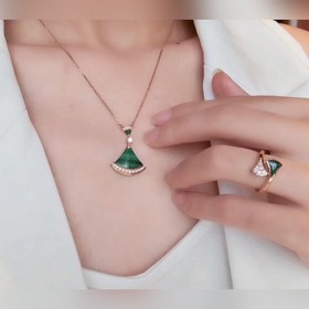 b6003 Артикул： 678 Кольцо Bulgari в фо