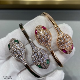 Браслет «Двуглавая змея» от Bulgari из