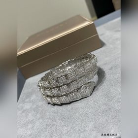 b5130 (реальная цена) Из золота 585 пр
