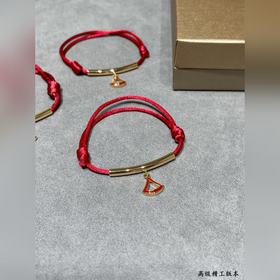 b419 Новогодний браслет с красной нить