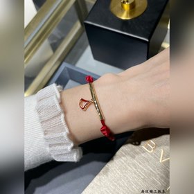 b419 Новогодний браслет с красной нить
