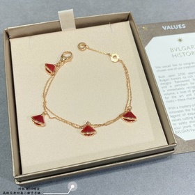 Браслет Bulgari из перламутра с четырь