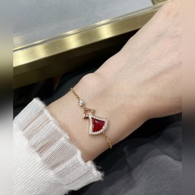 b414 — роскошный браслет Bulgari в сти