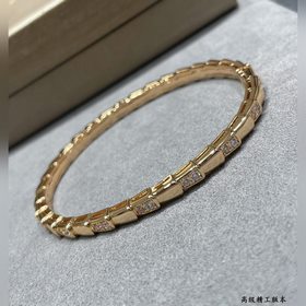 b51121 Браслет Bulgari с гладкой повер
