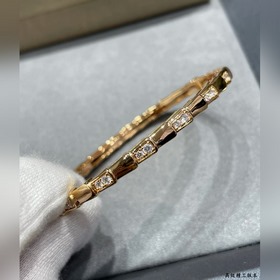 b51121 Браслет Bulgari с гладкой повер