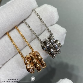 b1122 Колье Bulgari с изящным узором в