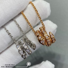 b1123 Колье Bulgari с тремя рядами бри