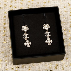 [Серьги CHANEL с несколькими элементам