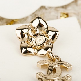 [Серьги CHANEL с несколькими элементам